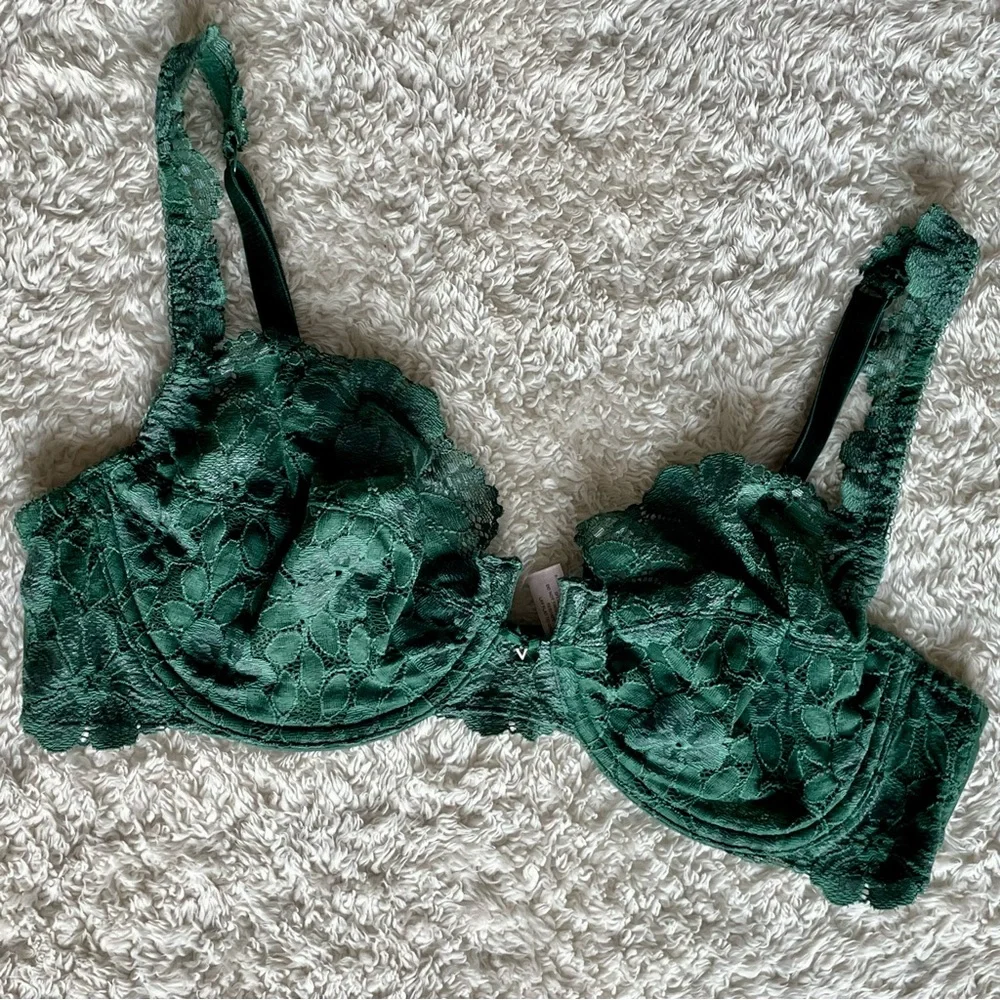 Vintage Victoria's Secret Emerald Green Floral Lace Underwire Bra 36C Lingerie